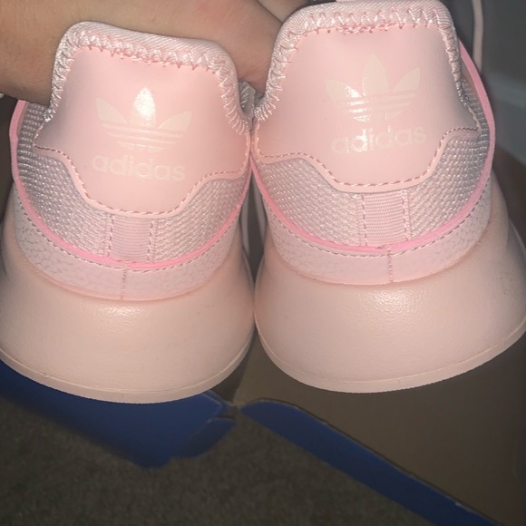 New never worn women’s Adidas size 6 - Picture 3 of 4